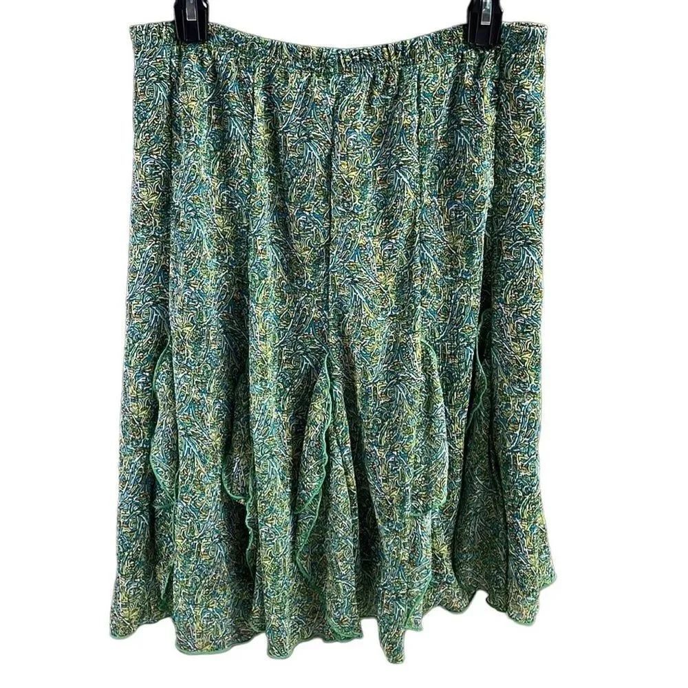 CounterParts Ladies Above Knee  Skirt Flowy Ruffled Bottom, Size S